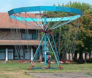 Ringišpil i Repetitor za Devojku koja voli život, Trema, Novi Sad